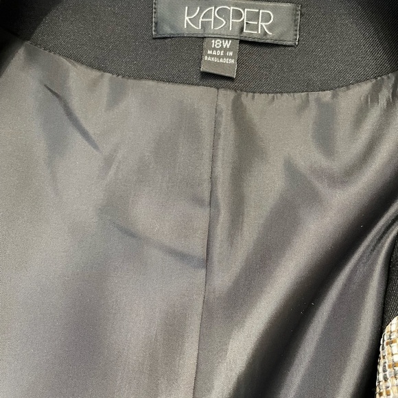 Kasper Women's Black and White, brown and white tweed open front size 18W jacket - Picture 5 of 6